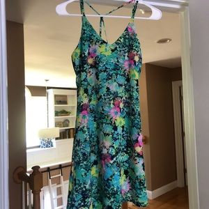 Fun & Flattering Floral Dress 🌸 🌼 👗